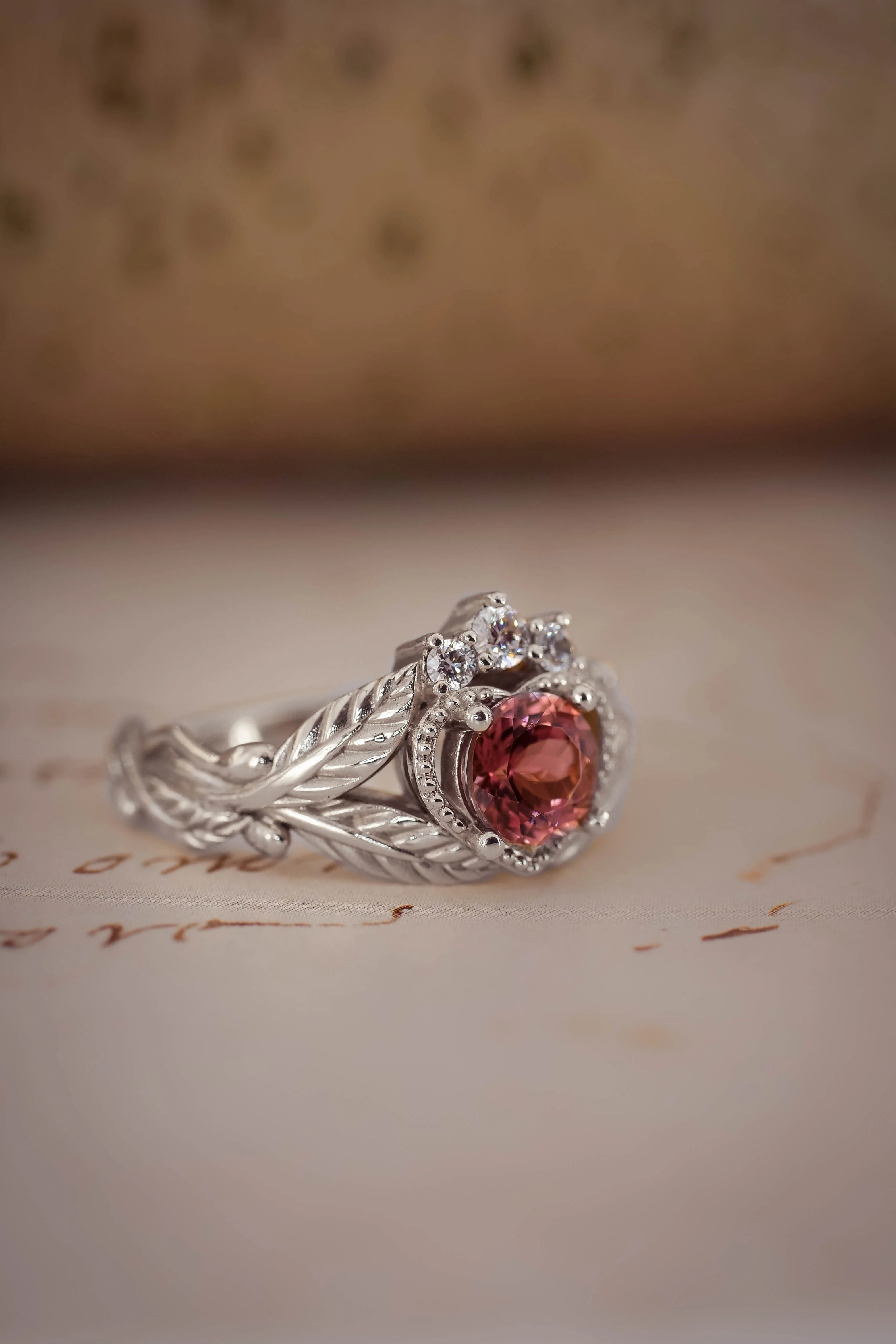 Claddagh | custom ring setting, 6 mm central gemstone - Image 3