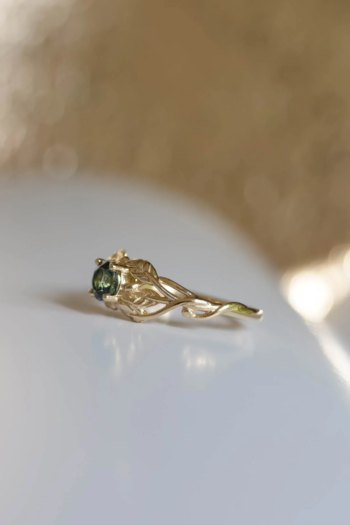 Green sapphire yellow gold engagement ring / Tilia - Image 5