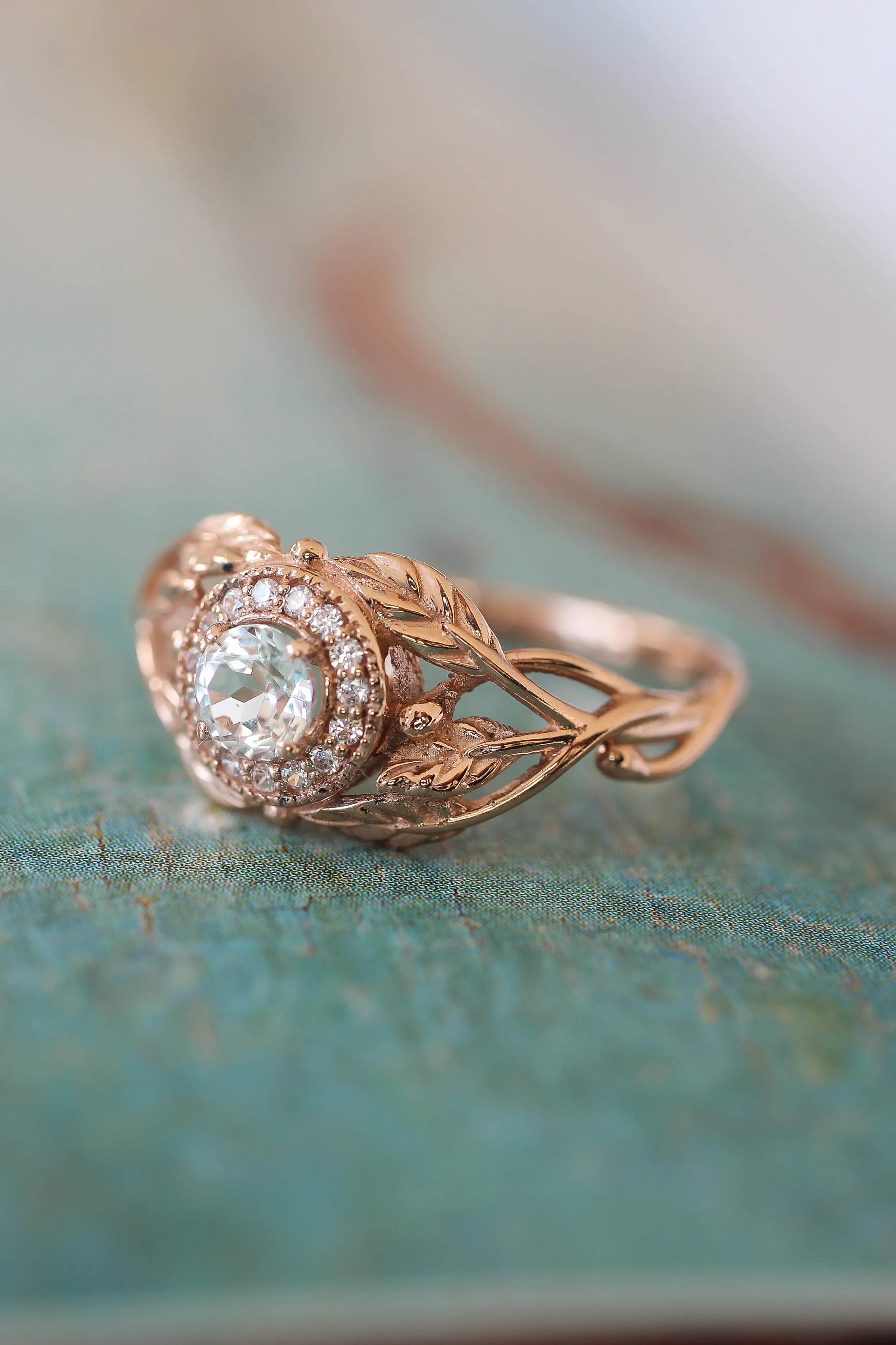Leaf engagement ring with natural diamonds / Tilia halo - Image 11