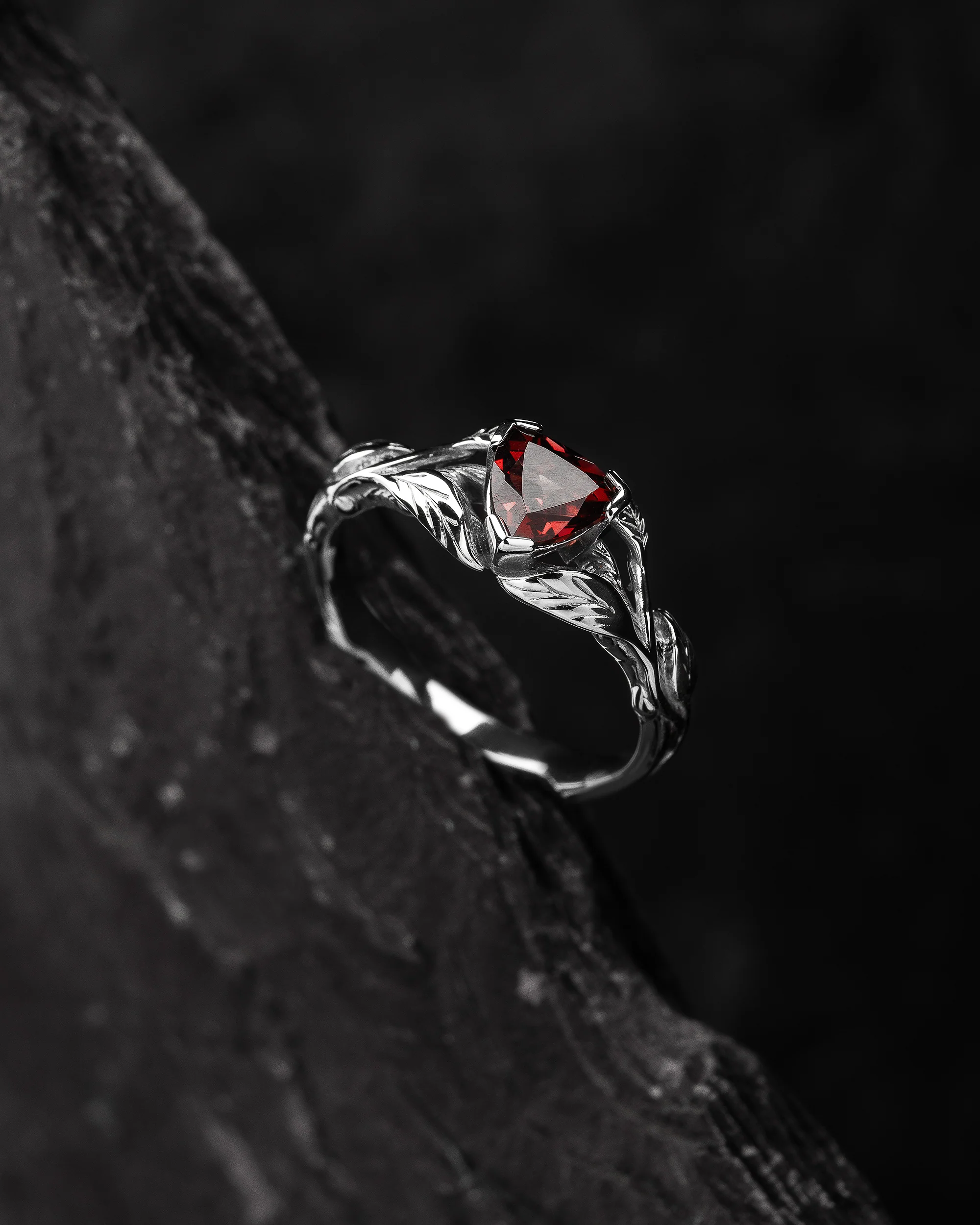Nature inspired engagement ring set with garnet and diamond / Clematis - Image 5