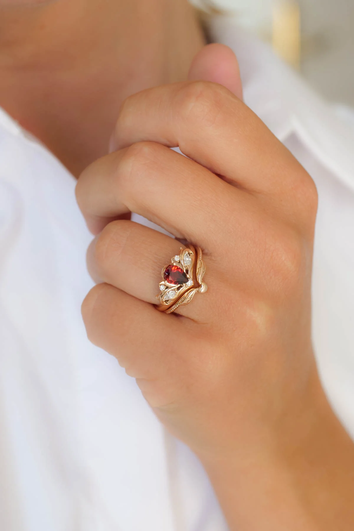Pear shaped garnet engagement ring, alternative bridal ring set / Swanlake - Image 7