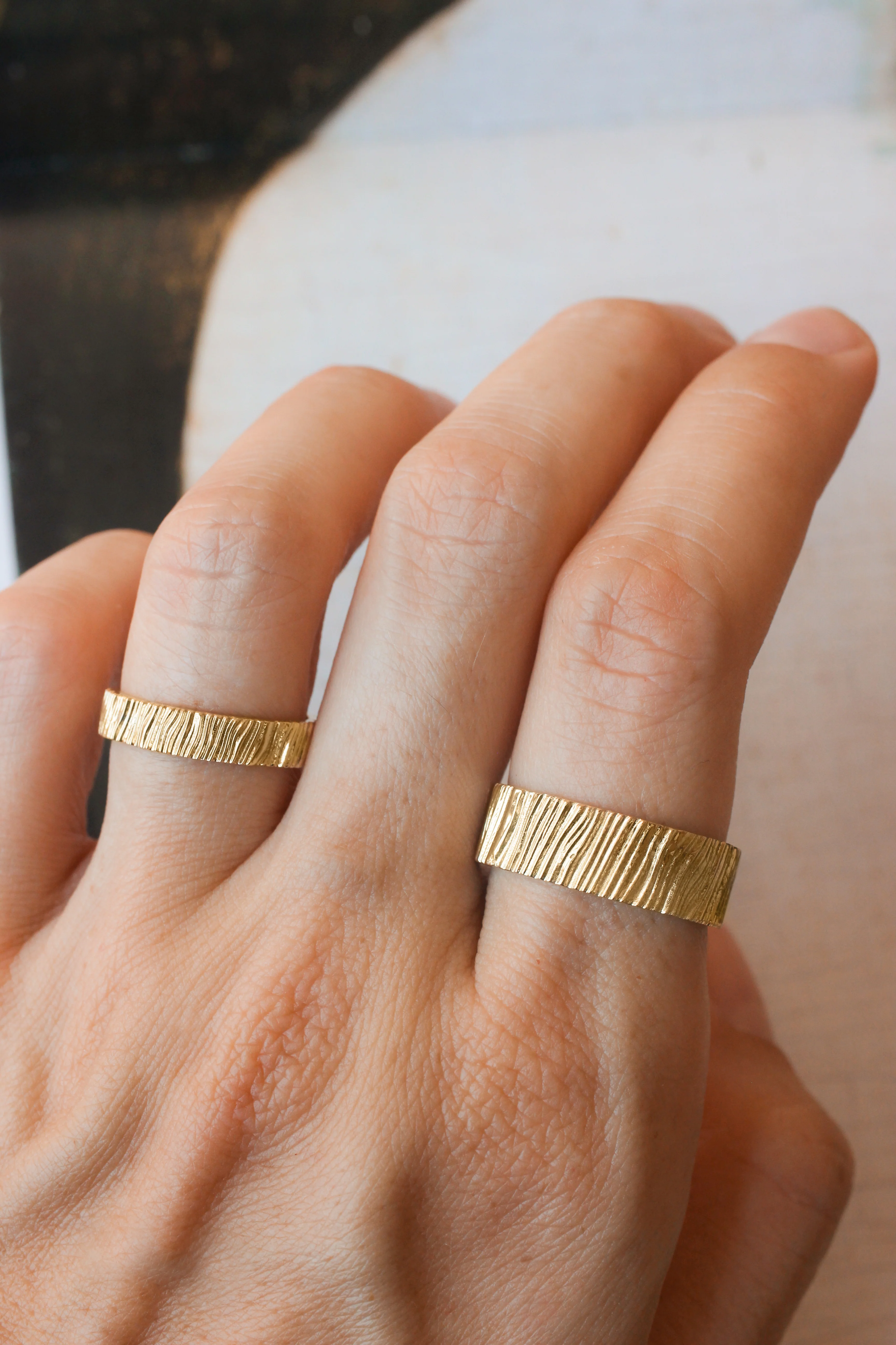 Wood textured ring, 7mm wedding band for man - Image 6