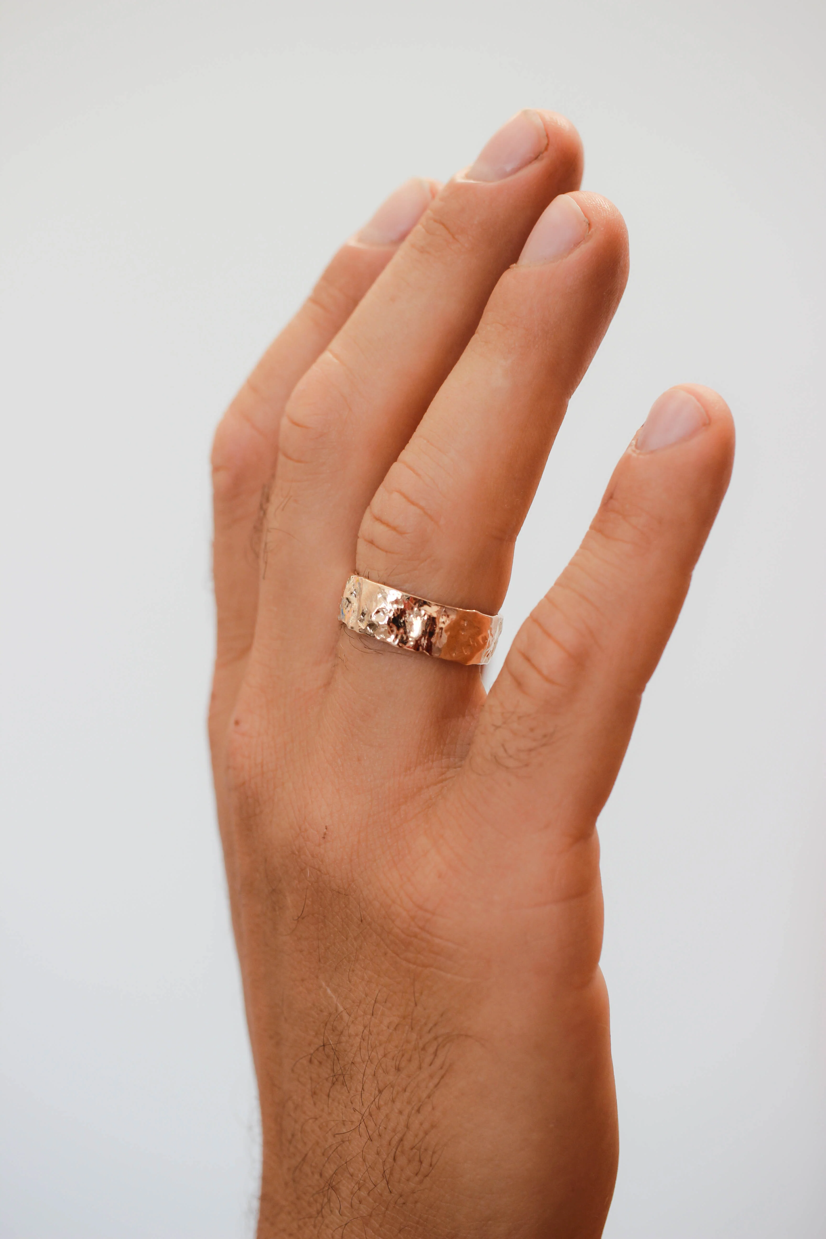 Textured ring with two leaves, man's wedding band - Image 12